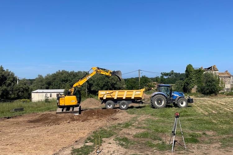 Servico terraplanagem/ camiao 3 ou 4 eixos