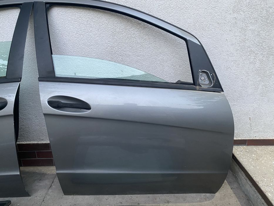 Дверка w169 передня задня mercedes a-klas дверь передняя комплект