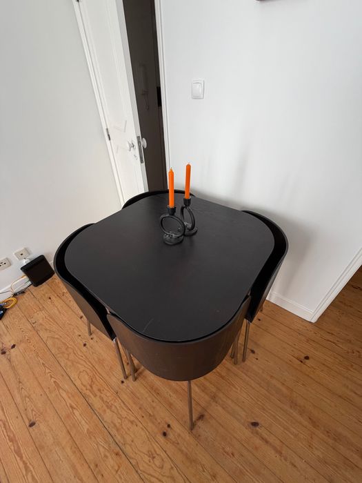 Mesa de Jantar com 4 cadeiras