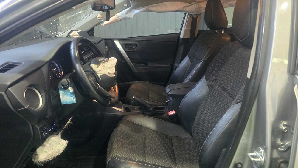 Toyota Auris 1.8 HSD - Salvado