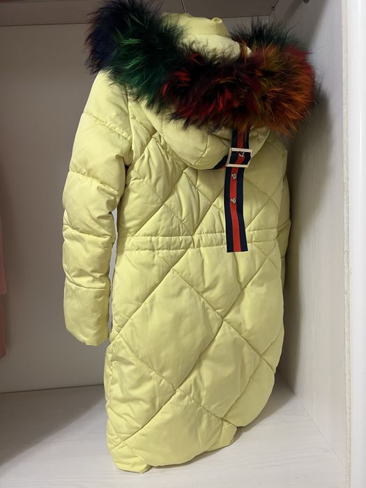 Пуховик на дівчинку