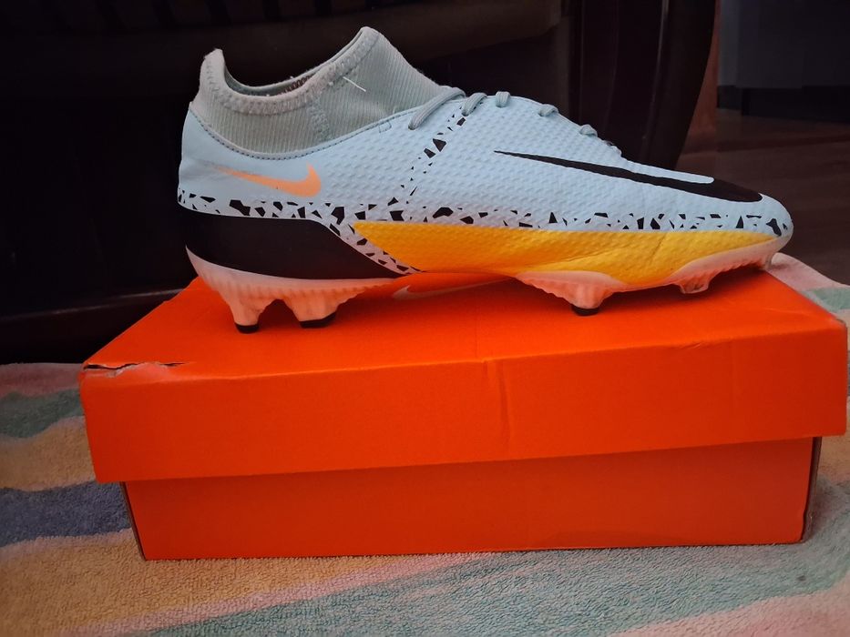 OKAZJA!!!Buty pilkarskie nike phantom 42,5 . Stan Bdb.