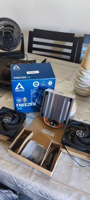 Ventoinhas 120 PC e cooler arctic
