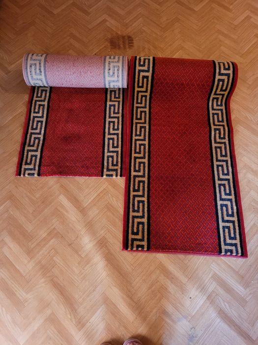 Duas passadeiras de chao