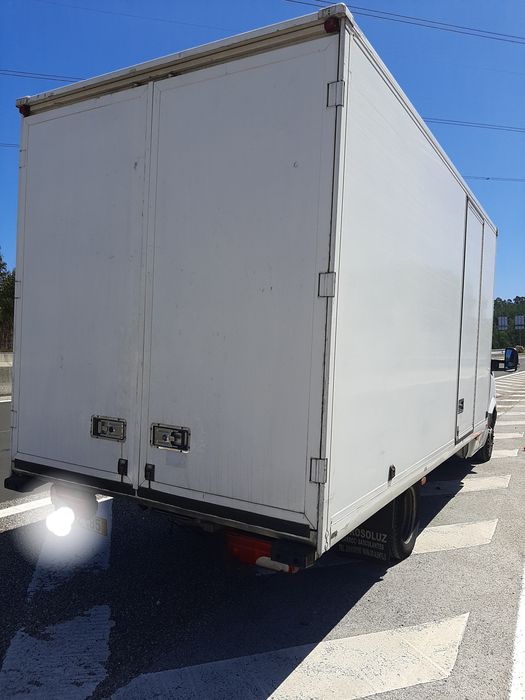 Serviços de Mini Giratória. Camião Basculante.