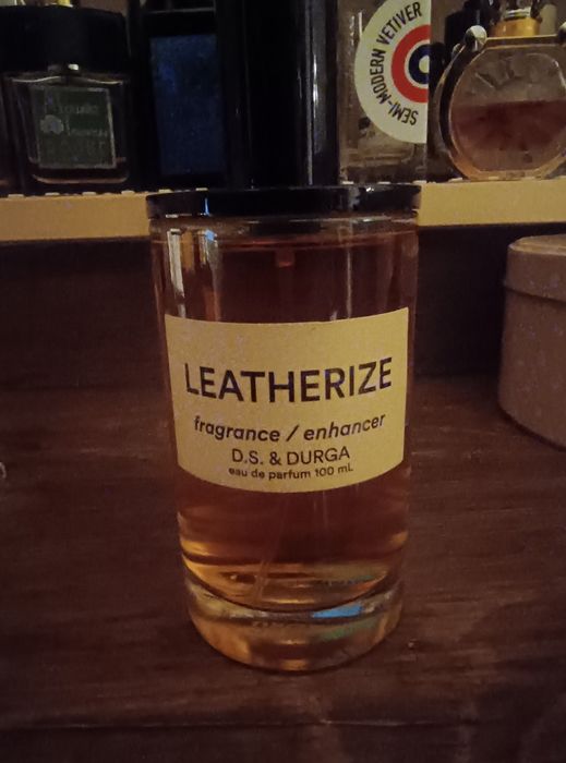 Durga Leatherize 100 ml  z niewelkim ubytkiem