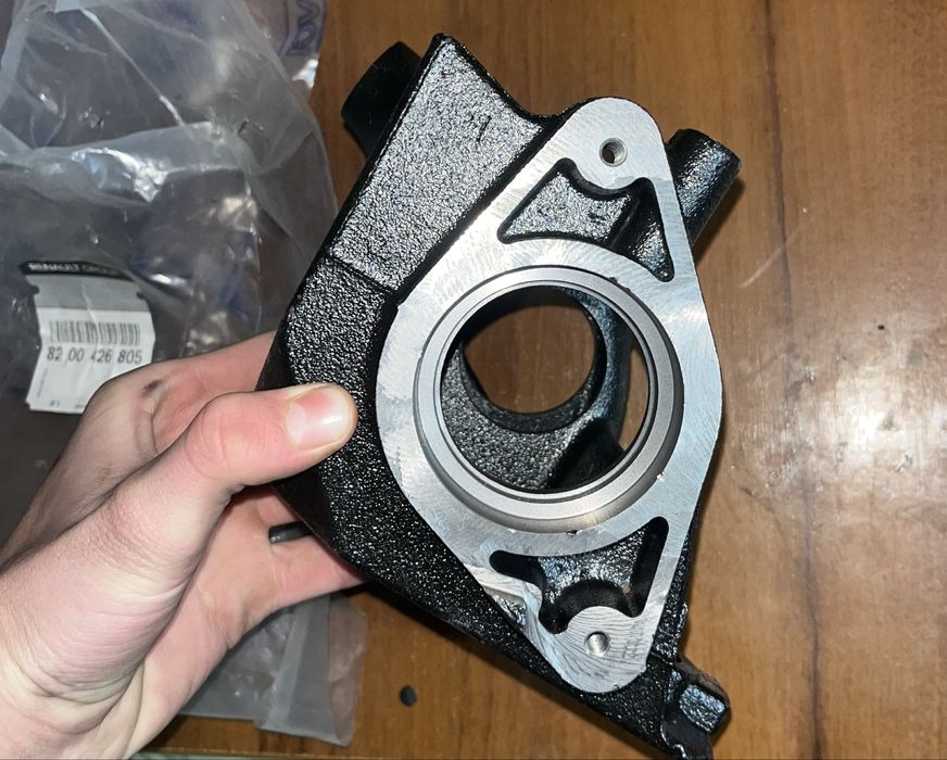 Кріплення півосі Renault Trafic 2.5 dci 07-14 Renault Іспанія