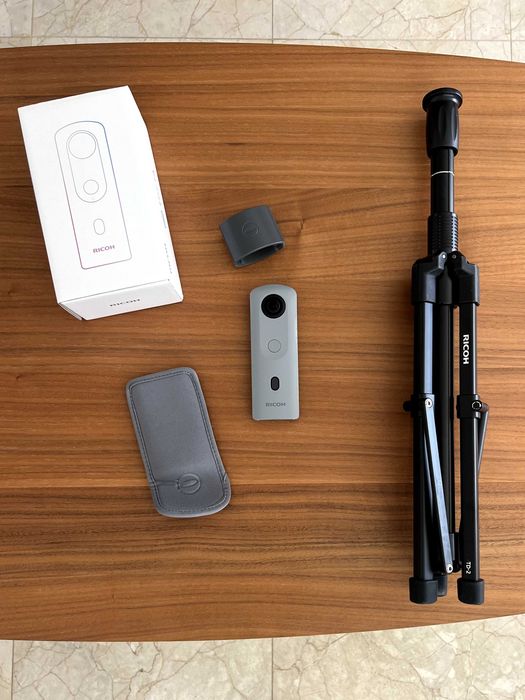 Ricoh Theta SC2 + Tripé