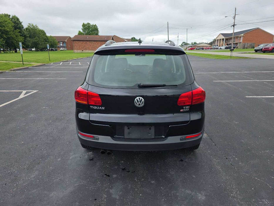 Volkswagen Tiguan S 4Motion      2016