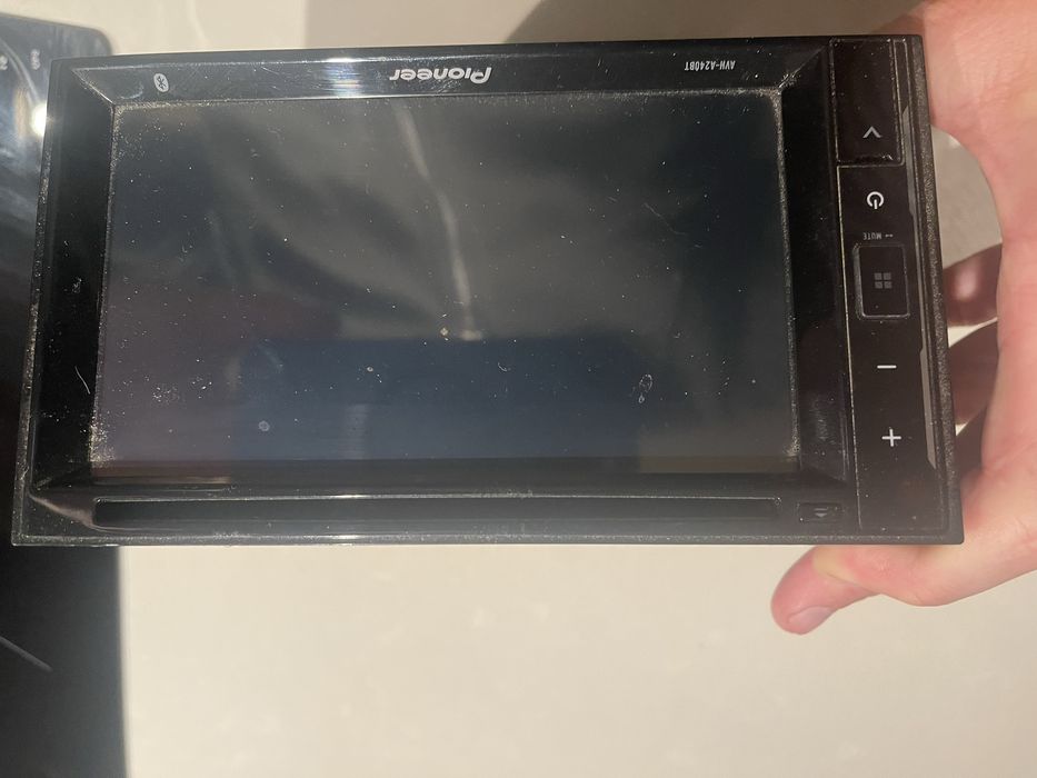 Pioneer AVH-A240BT – Auto Rádio 2 DIN com Ecrã Tátil 6.2” | Bluetooth | DVD | USB