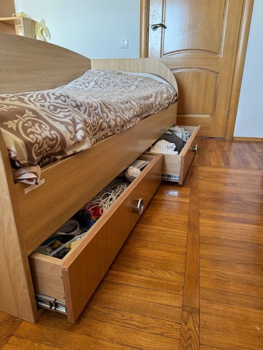 Ліжко підліткове/дитяче