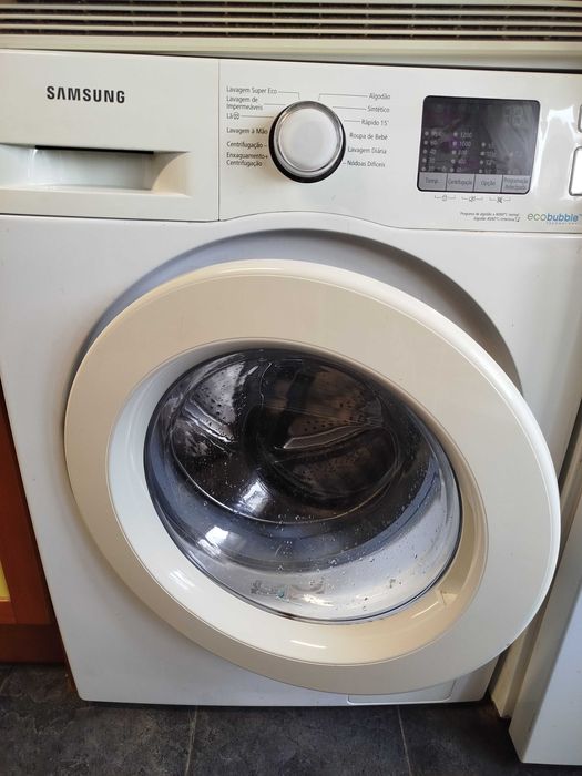 Vendo máquina de lavar roupa Samsung 7 kg.