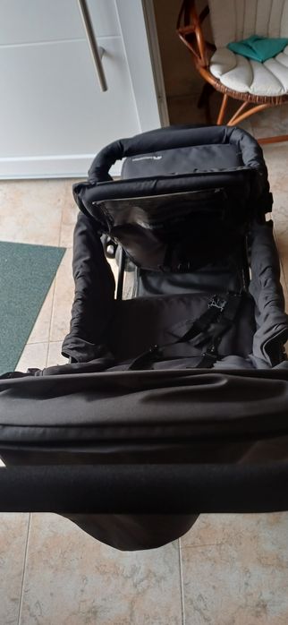 Carro passeou gémeos