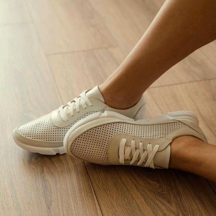 Жіночі кросівки MATERNA р.39 устілка 24,6 см