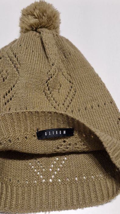 Czapka damska Mohito cienka brązowa beżowa z pomponem