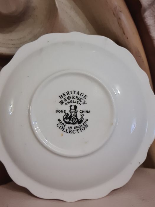 Porcelanowy talerzyk ozdobny