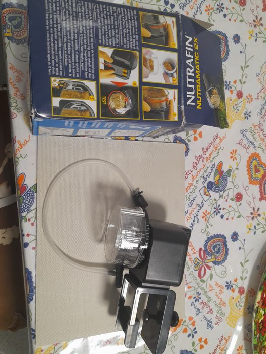 Alimentador automático de peixes