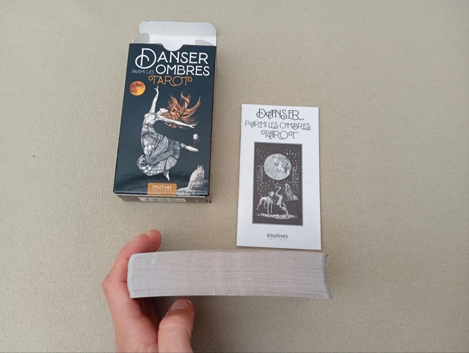 Tarot Dançando entre as sombras, Lo Scarabeo