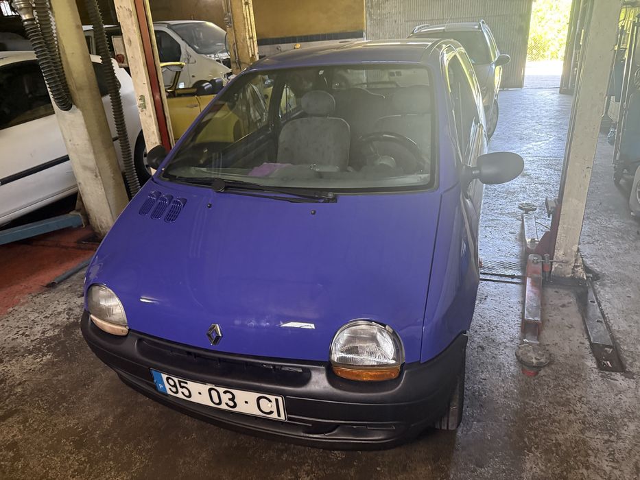 Renault Twingo em bom estado