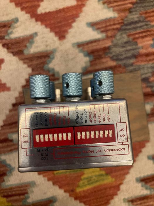 Chase Bliss Tonal Recall, Analog Delay (com caixa de madeira]