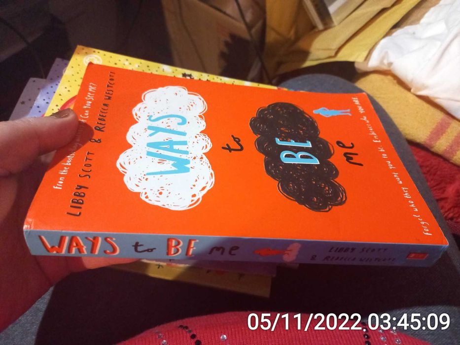 книга английский  Ways To Be Me Libby Scott Rebecca Westcott