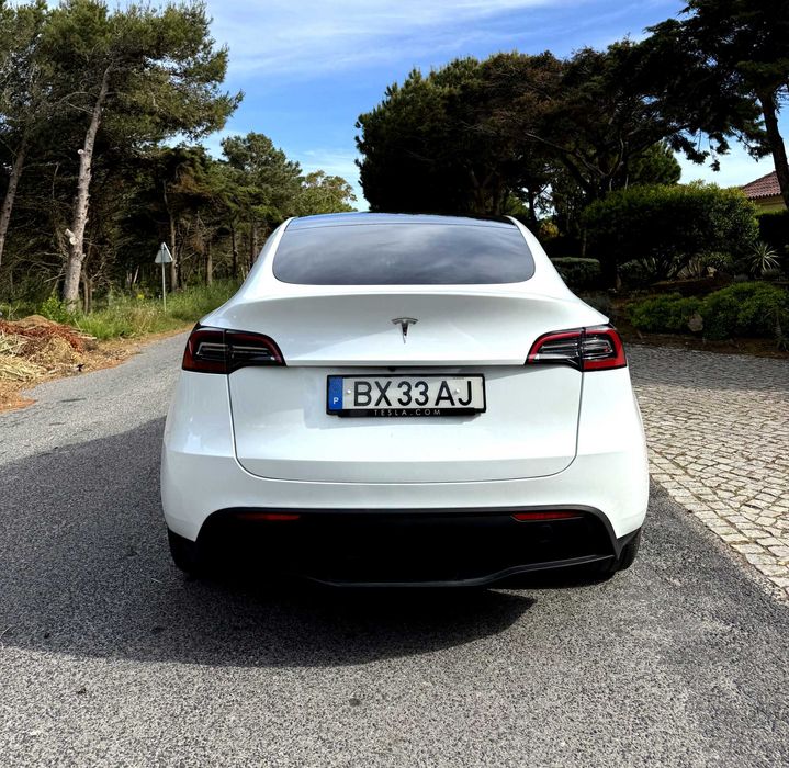 Tesla Model Y Standard RWD 2023