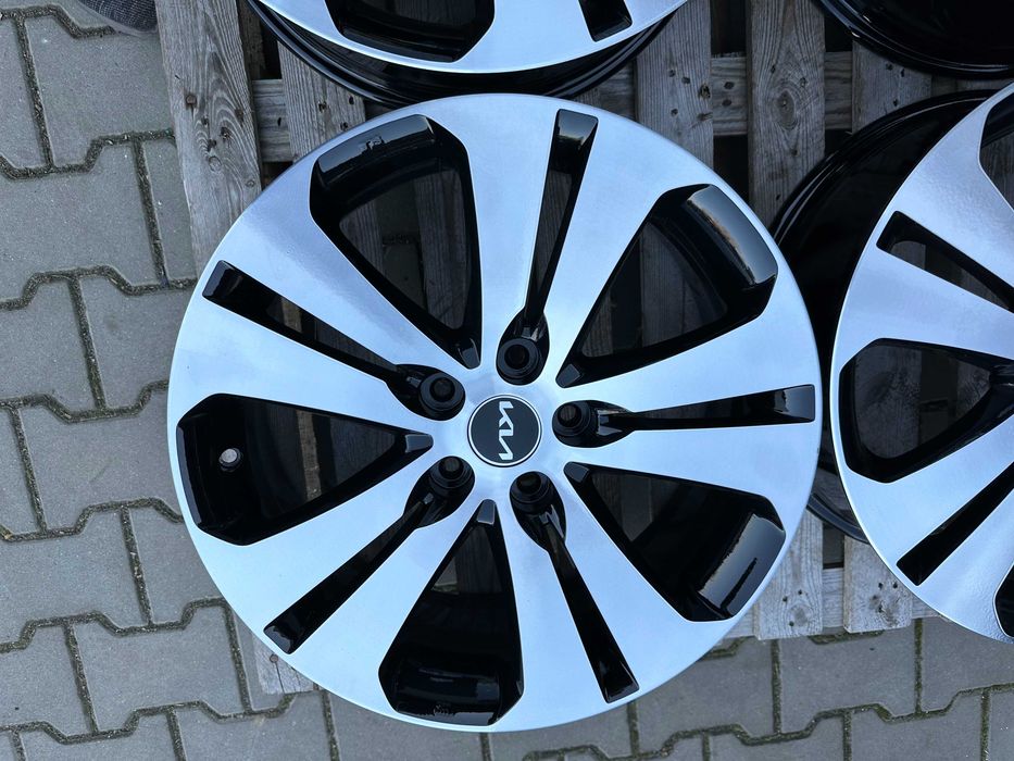 5x114,3 7j x 18" et40,5 Kia OE Hyundai komplet JAK NOWE
