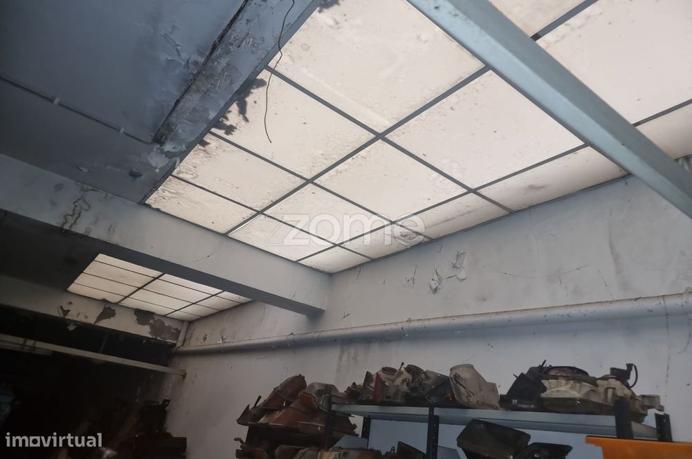 Garagem Rua Pedro Hispano
