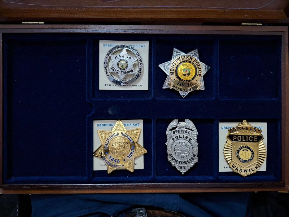 Crachás / Distintivos da polícia dos EUA - Coleção vintage Göde