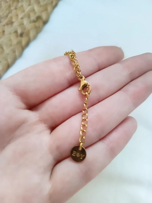 Colar Dourado com Pendente de Coração