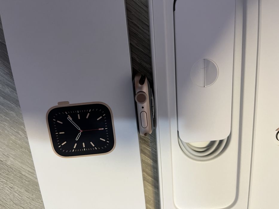 Apple watch 6 40mm GPS Gold