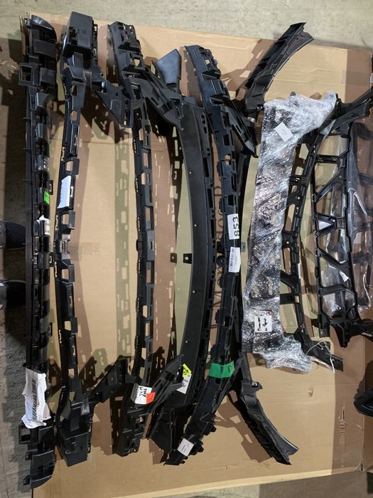 Кріплення бапера скелет хребет Mercedes W212 w213 w253 w117 w205 w204