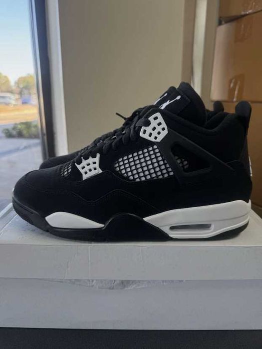 Jordan 4 Retro White Thunder R.44