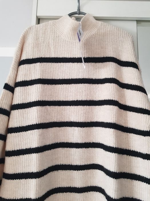 Damski sweter w paski półgolf