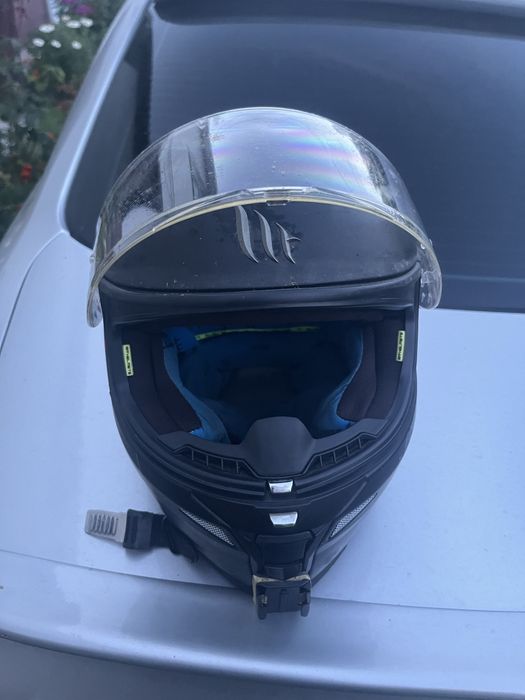 Мотошолом mt helmets