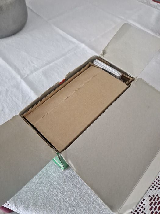 Fujifilm Instax 100 Wide em caixa e com manuais