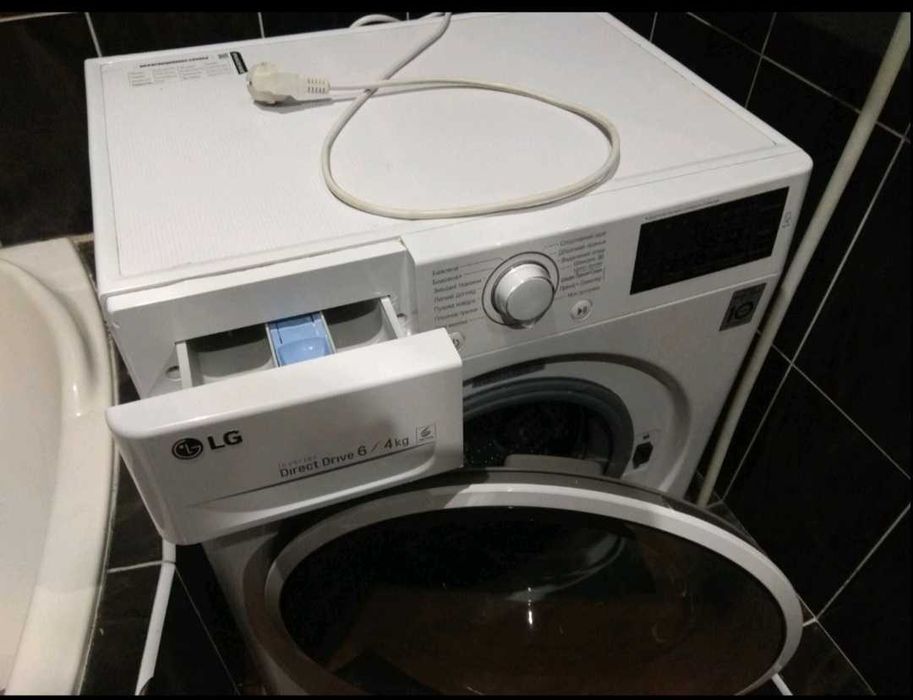 Стиральная машинка LG 4/6кг с сушкой