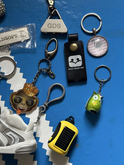 Breloczki brelok zawieszki do kluczy 15 sztuk