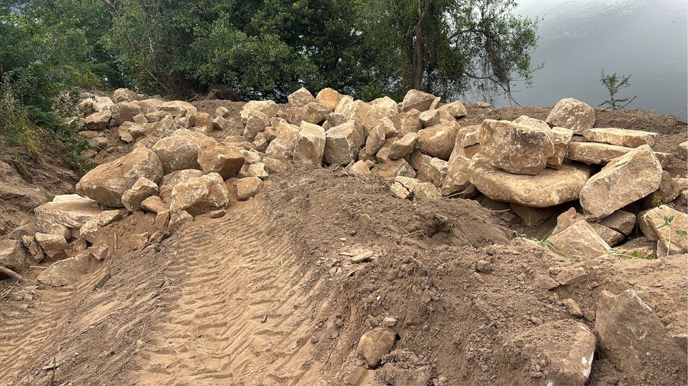 Ofereço / Dou pedra granito amarelo