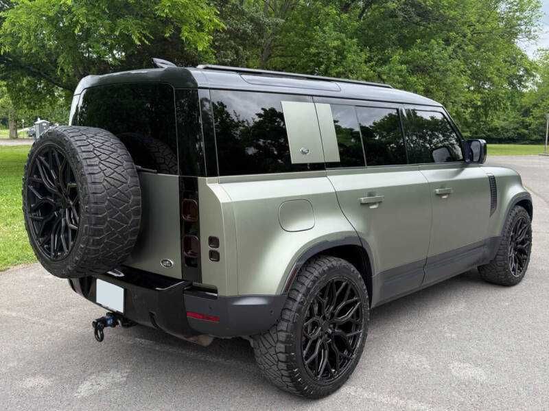 2020 Land Rover Defender 110 SE