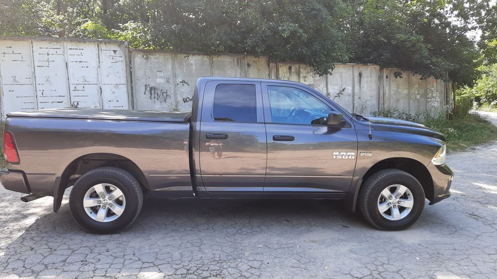 Продам Dodge RAM 1500 2018 г.в.