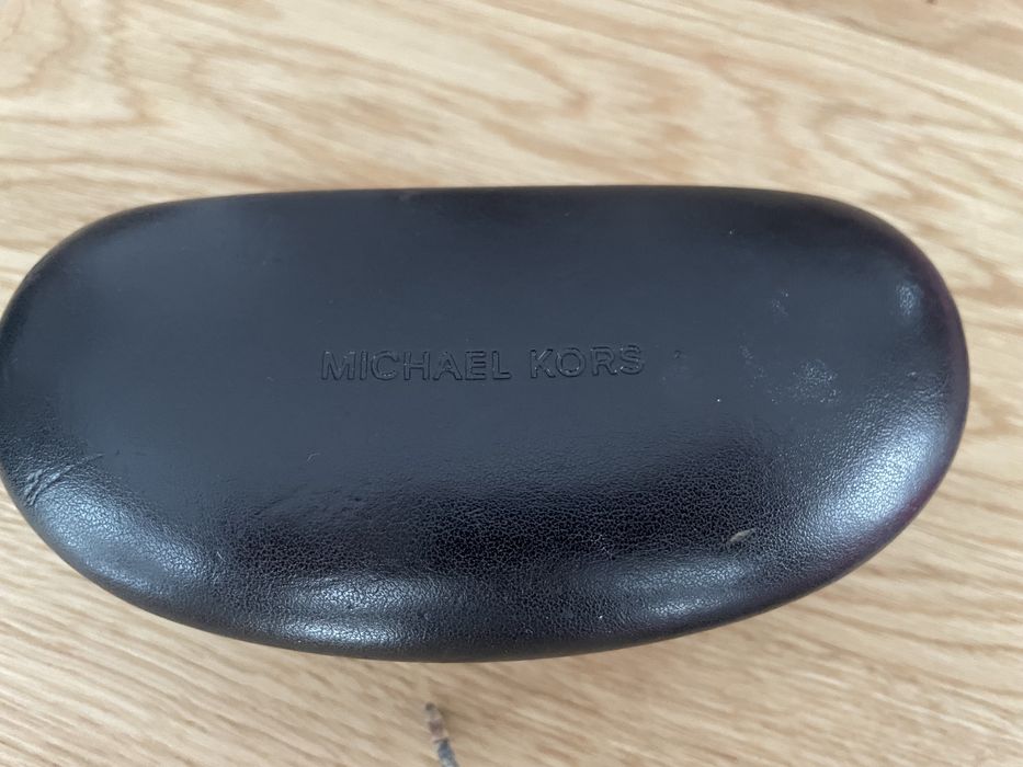 Etui na okulary Michael Kors i okulary
