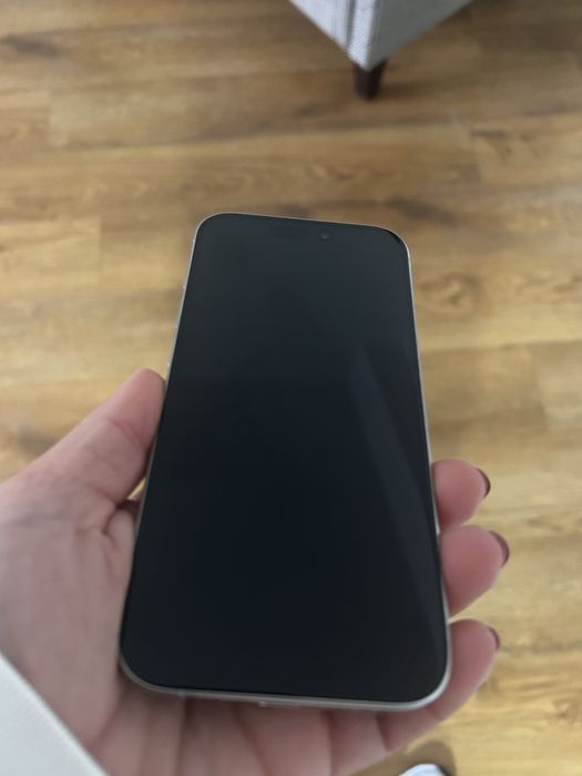 Iphone15 pro usado branco e prata em muito bom estado