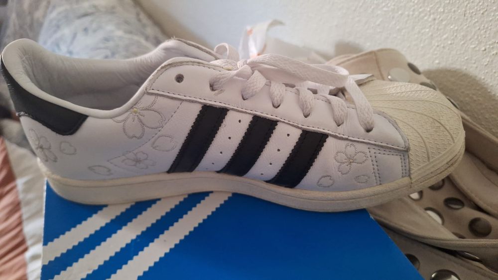 Tenis Adidas superstar Hanami