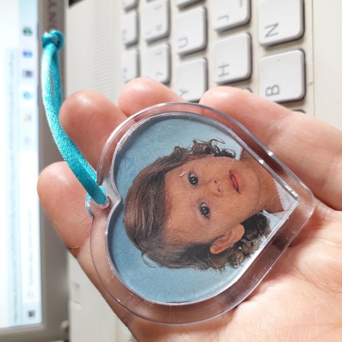 Porta fotografias coração em acrílico