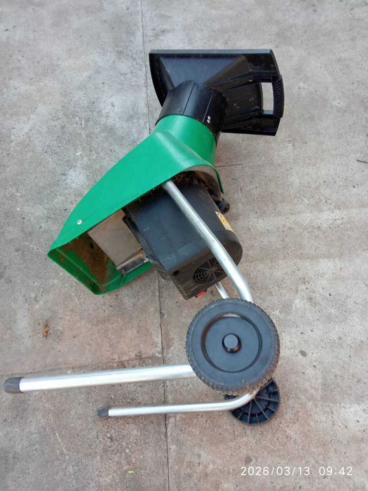 Дробилка гілок .