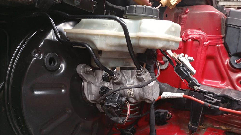 Bomba central dos travões SEAT Leon (5F1)