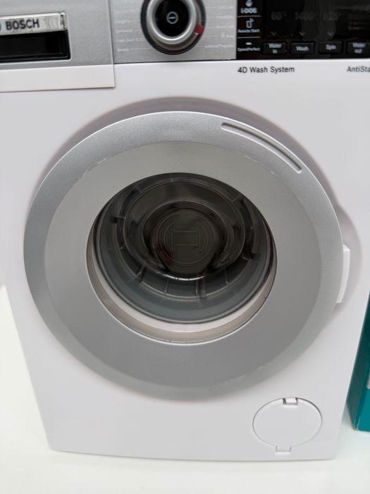 Zabawka pralka KLEIN Bosch Junior 9213 - Cztery programy prania i oryginalne odgłosy - działa z wodą i bez wody (outlet)