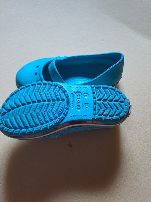 Crocs originais como novas