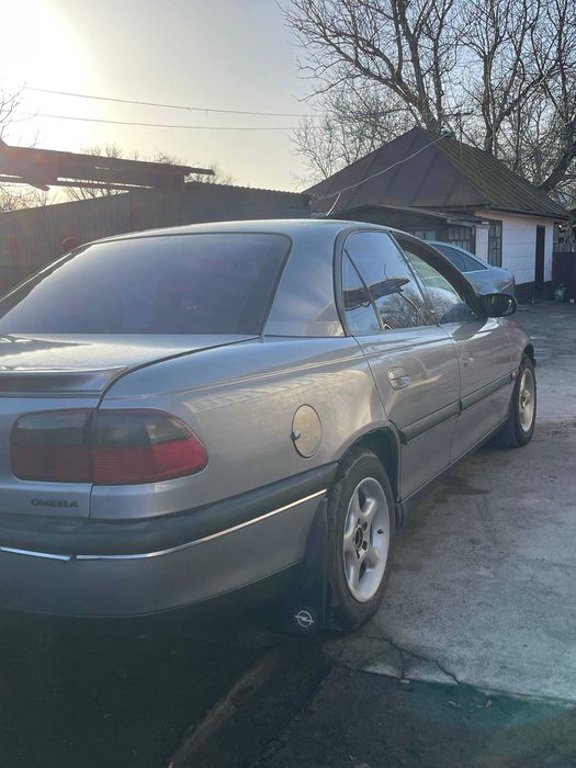Opel omega b 1995 рік